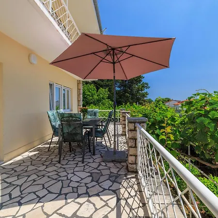 アパート Andelko